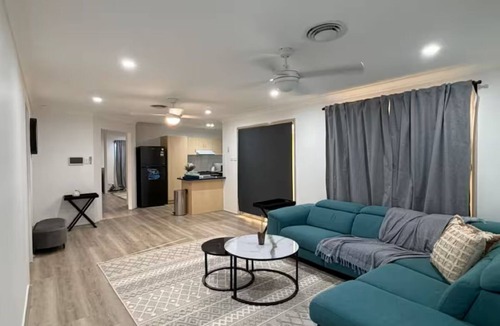 Stanhope Gardens House | 3BR Guesthouse + Sunroom Near Stanhope Leisure