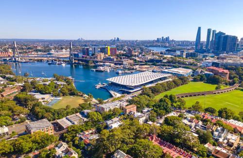 Chippendale Apartment | 3BR Home with Outdoor Dining Near Central Station