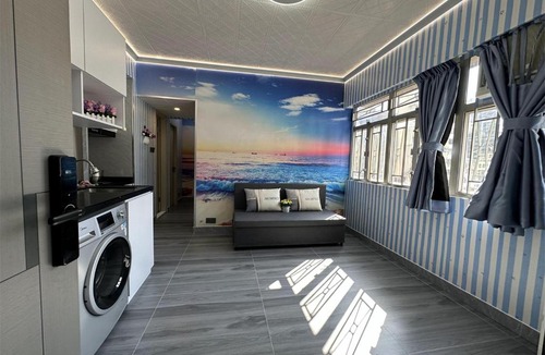 Mong Kok Apartment | 3BR Romantic apt, 2mins MTR, 8pax