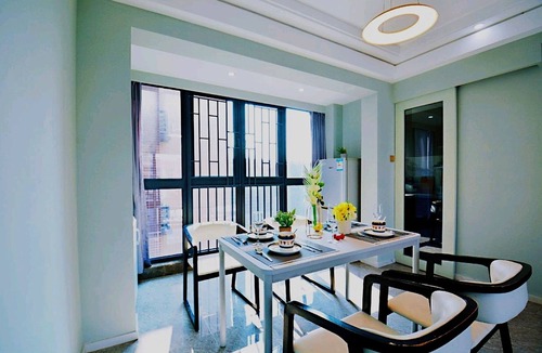 Bao'an Apartment | 4 Seasons Big Family 3 Queen Beds & High Rise View