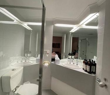 Adelaide Central Business District Apartment | 410/247 studio gouger st Ex hotel room in city