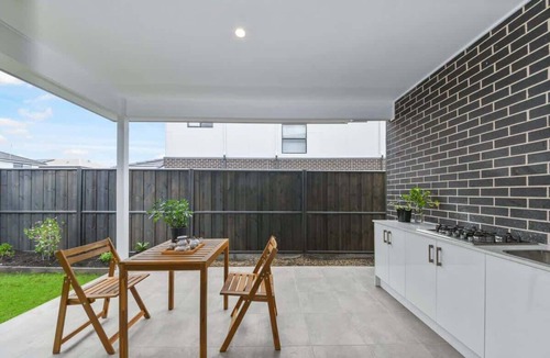 Box Hill House | 4Beds Brand New Designer Home Close to Mall