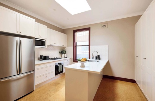 Arncliffe House | 4BR Sydney House · Pool, Workspace, Parking, BBQ