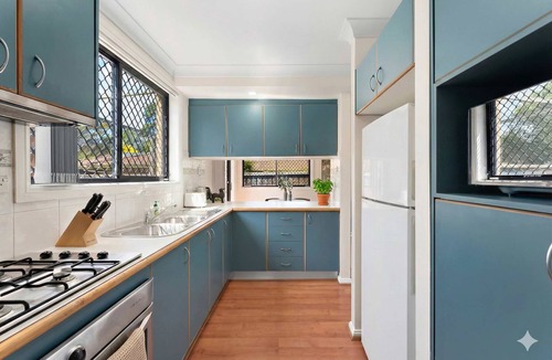 Ingleburn Condo | 5 Min to Station Modern 2BR Townhouse Parking
