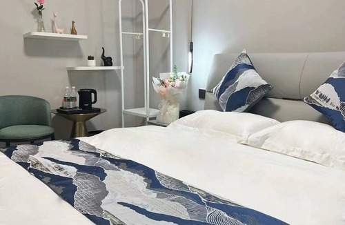 Chencang District Apartment | 5 minutes to Shigu Mountain and Sun City, with convenient transportation around