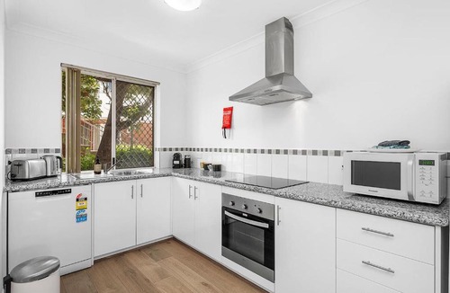 South Perth Apartment | 6 Light Bright Home in South Perth