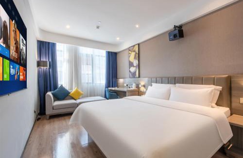 Fenggang Hotel | 7天优品Premium东莞凤岗永盛大街新高广场店