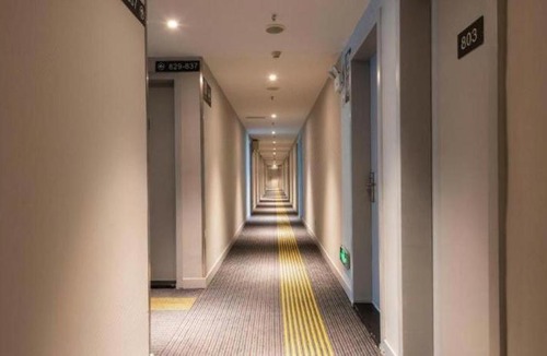 Baiyun Hotel | 7 Days Inn Guangzhou Xinshi Baixin Plaza
