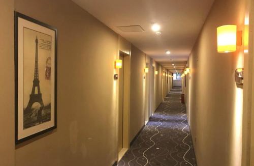 Liangshan Yi Hotel | 7Days Premium Xichang Torch Plaza Qionghai Wetland Park Branch