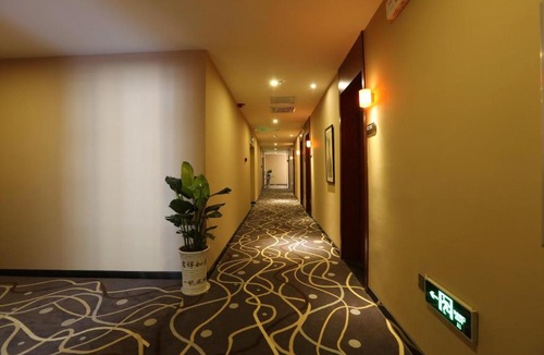 Wujiagang Hotel | 7Days Premium Yichang Wanda Plaza Canal Park Branch