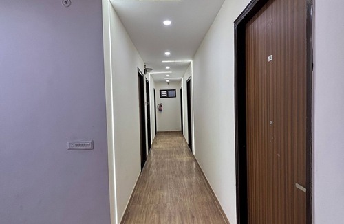 Mohangarh Hotel | 8-bedroom hotel in wonderful Lucknow with WiFi, AC