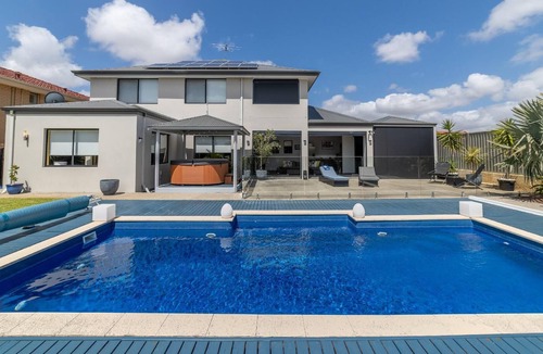 Beaconsfield House | 9 Beaconsfield Delight