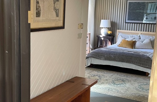 Macclesfield Bed & Breakfast | A beautiful French inspired bed and breakfast located in historic Macclesfield.