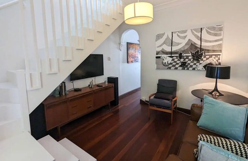 Erskineville House | A Charming 2 Bedroom Cottage in Tree-lined Street, Next to Erskineville Village