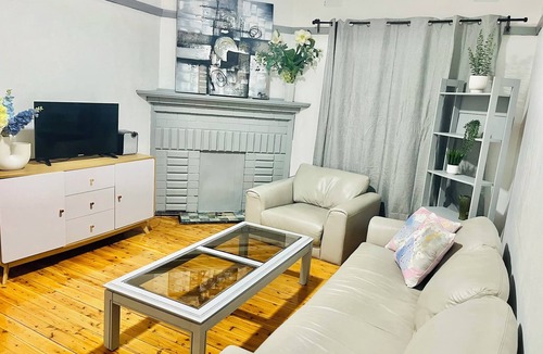 Bexley House | A Cosy Private Corner in the City