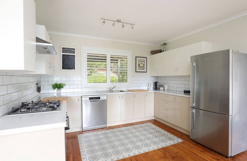 Wentworth Falls Cottage | A Garden Retreat, Dog Friendly.