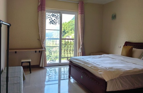 Enshi Cabin | A lodge surrounded by forests, mountains and tea fields !