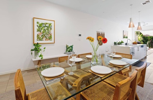 Burleigh Heads House | Abbey's Burleigh Haven. 2 Min Walk to James Street