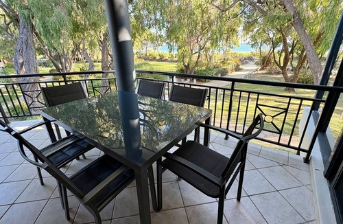 Broadwater House | Absolute Beachfront Villa – Best Views in Cape View Resort