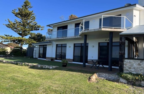 Carribie House | Absolute Beachfront Holiday House with unrestricted Seaview's- Corny Point