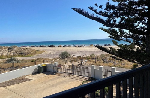 Moana House | Absolute Beachfront Getaway Moana Beach