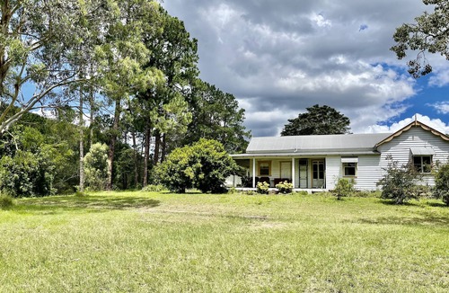 Laughtondale House | Absolute Hawkesbury River Frontage Country Vibes - On Acres Wisemans Ferry Fish