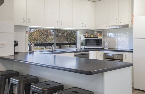Pellaring Flat House | Absolute Waterfront Bliss – Pet Friendly, Seperate living areas, Family Shack.