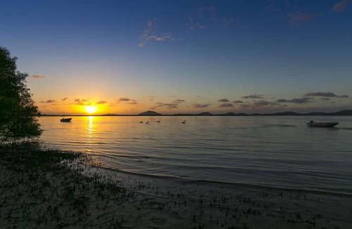 Pindimar House | Absolute Waterfront - Blue Bundaleer