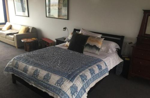Connellys Marsh Apartment | Absolute waterfront with a secret garden