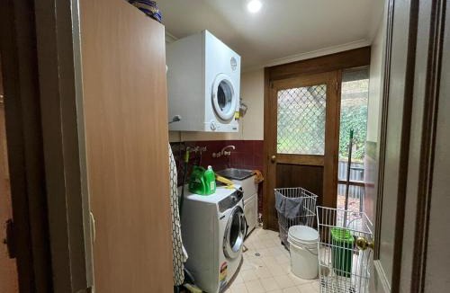 Bridgewater Apartment | Adelaide Hills Creek-Side Retreat