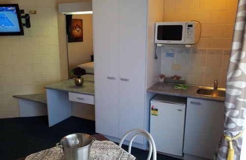 Nelson Bay Hotel | Admiral Nelson Motor Inn
