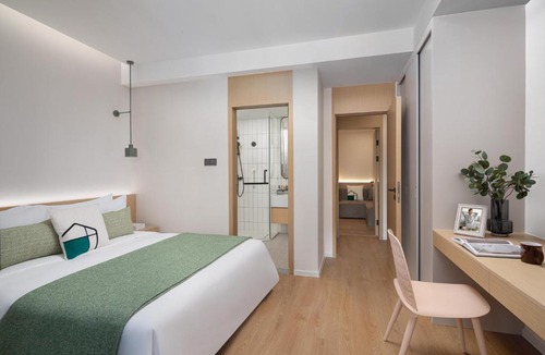 Longhua District Hotel | Adoor Suites Shenzhen