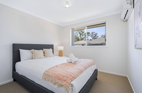 Edmondson Park House | Adorable Modern 4 Br House Parking & Convenient