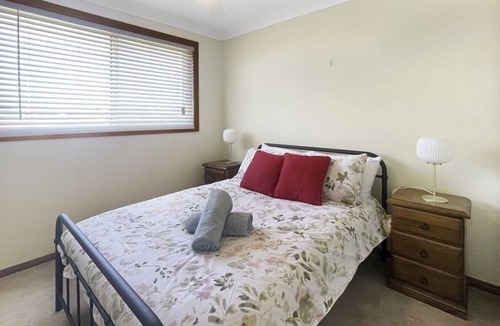 Shell Cove House | Affordable Waterview Stay in a prime location of Shell Cove!