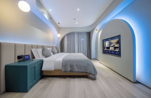 Ganjiazhai Hotel | AI Lives In The Future Hotel（Xi'an High tech Zone Science and Technology Second Road Subway Station）