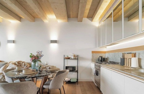 Alexandria Apartment | Alexandria Raw Space Living | near CBD