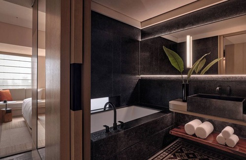 Downtown Shanghai Hotel | Alila Shanghai