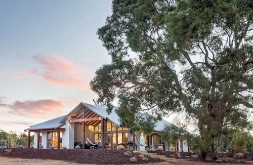 Quindalup House | Amaroo Luxe Hinterland Farmhouse Studio