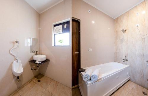 Sector 70 Apartment | Amaze Stays Noida Sector 70