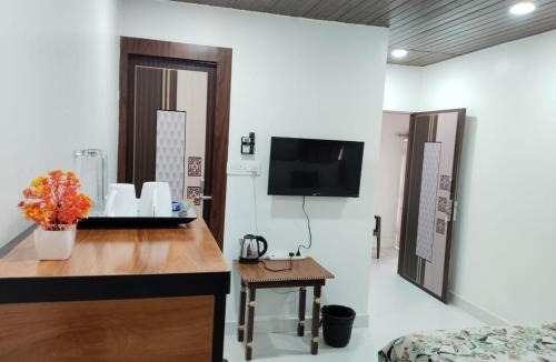 Paltan Bazaar House | ANAND RETREAT GUEST HOUsE