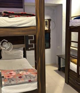 Etah Bed & Breakfast | Anaya Guest House Etah