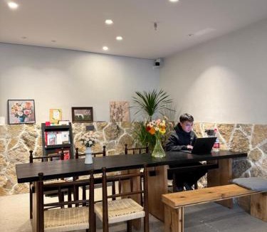 Shangri-La Hostel | Andiamo Shangri-La Hostel & Lodge - Dukezong Ancient Town