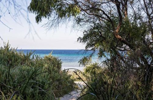 Eagle Bay House | Anelga - Beachfront on Eagle Bay
