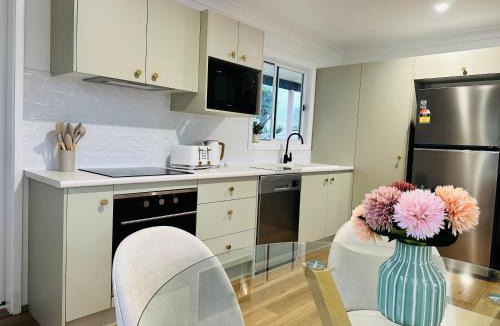 Harrington House | Ann St Bungalow-Perfect Escape!