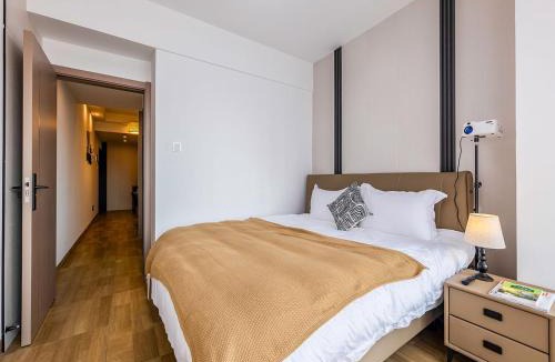 Kunming City Centre Apartment | Annie Apart ment 2602-only 150 meters from Metro Line 2 Exit of Chuanxingulou