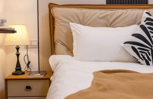 Kunming City Centre Apartment | Annie Apart ment 2602-only 150 meters from Metro Line 2 Exit of Chuanxingulou