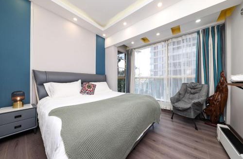 Kunming City Centre Apartment | Annie Apartment - only 120 metres from Metro Line 2 Exit B of Chuanxingulou