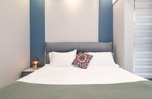 Kunming City Centre Apartment | Annie Apartment - only 120 metres from Metro Line 2 Exit B of Chuanxingulou