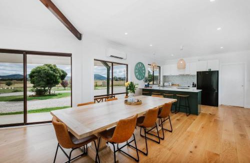 Erudgere House | Anton Pavilion - Cheerful Country Solace in Mudgee