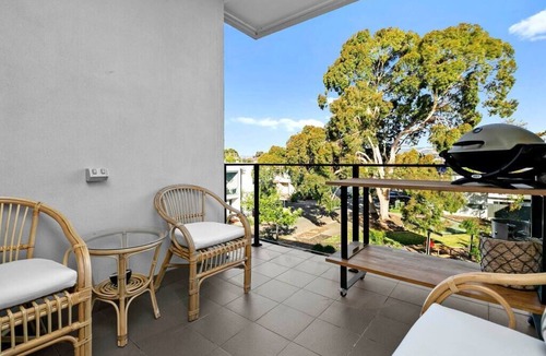Marden Condo | Apartment on Arabella - Sleeps 4, 3 Bds, Parking